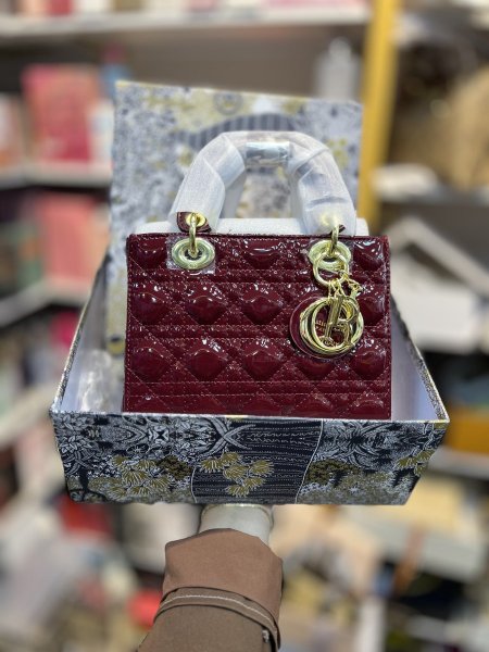 شنته Dior