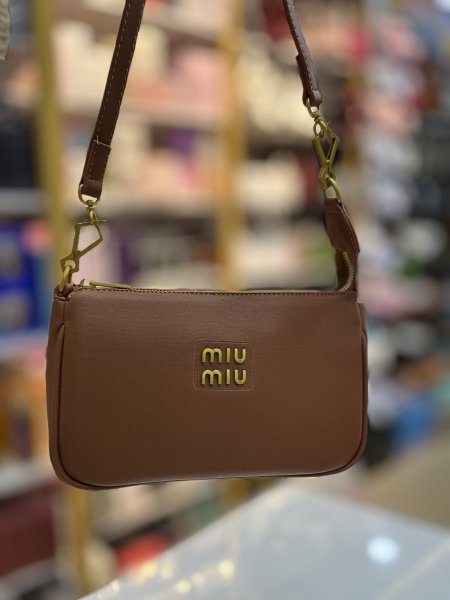 شنته Miu Miu