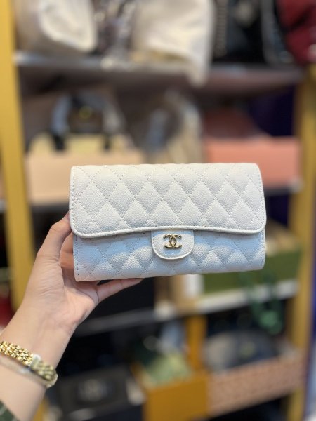 شنته Chanel ابيض