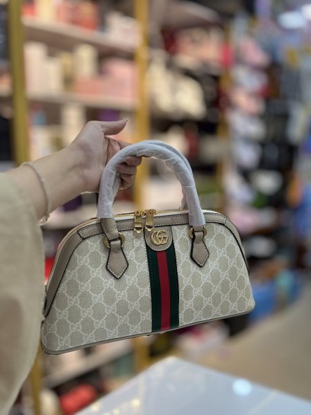 شنته Gucci بيج