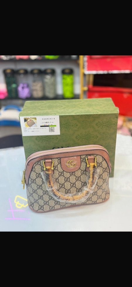 شنته Gucci زهر